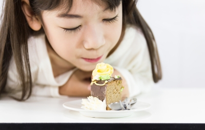 kids & sweets, by Stoonn / www.freedigitalphotos.net