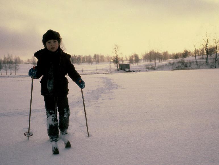 boy skiing - freerangestock.com